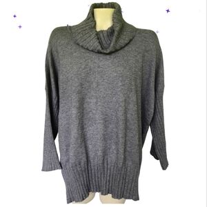 CYRUS New Cuddly Silky Soft Cowl Chunky Ribbed Split Hem Grey Sweater Size Large